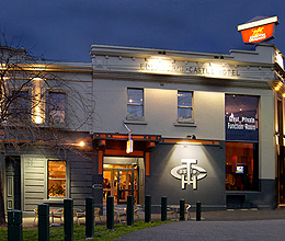 The Castle Hotel Melbourne Pubs.com.au/bistro | Melbourne Pub Bistro Pubs Dining Entertainment Melbourne Victoria Australia